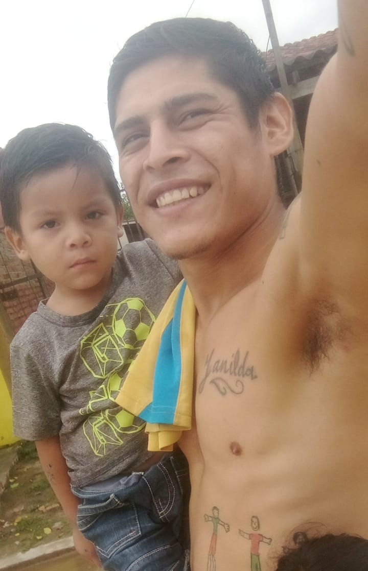 ALEX  SANTIAGO JUSTINIANO
