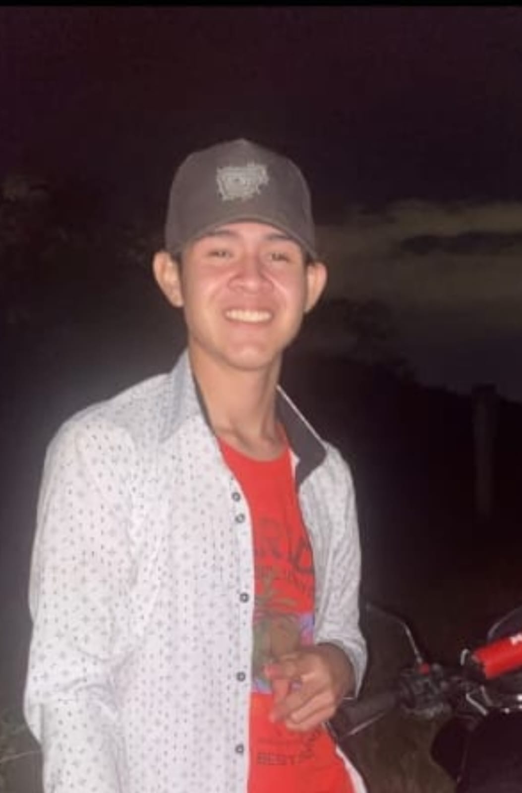 DYLAN  GUSTAVO SALVATIERRA RODRIGUEZ